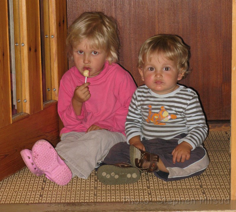 Bennas2010-4689.jpg - Our children Miranda (3y 10m) and Martyn (1y 2m)